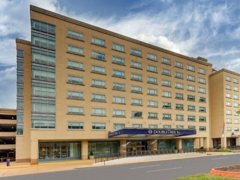 Doubletree By Hilton St. Louis Forest Park Exterior foto