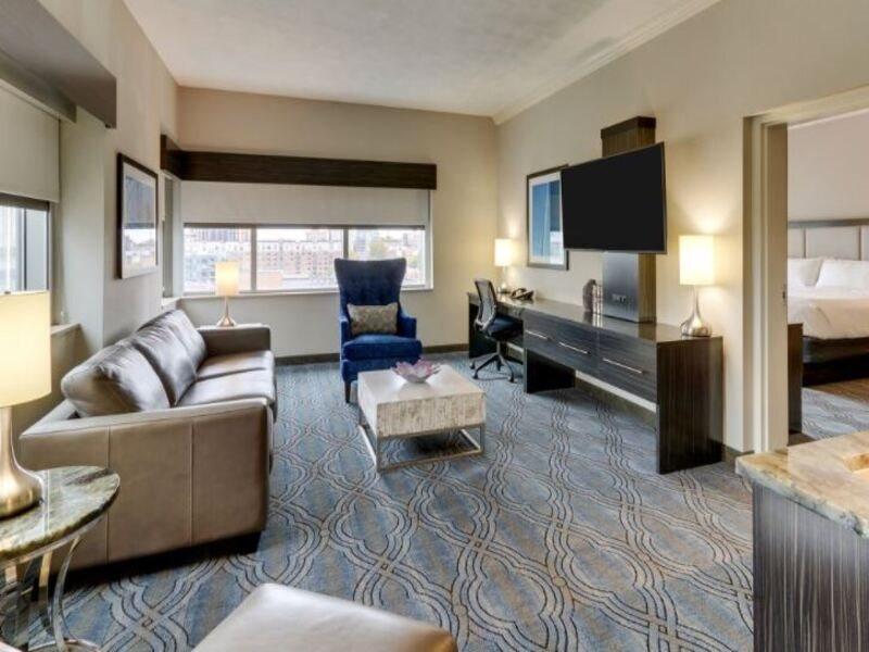 Doubletree By Hilton St. Louis Forest Park Exterior foto