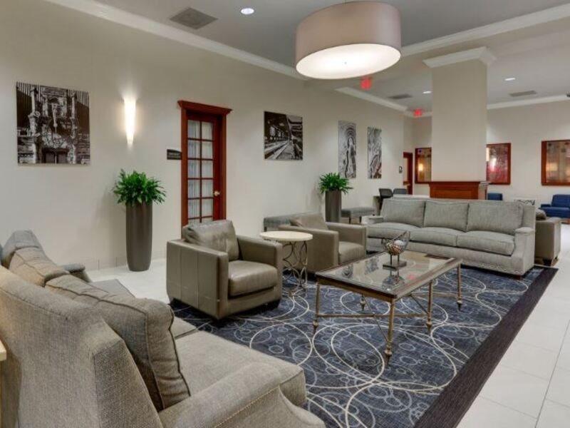 Doubletree By Hilton St. Louis Forest Park Exterior foto