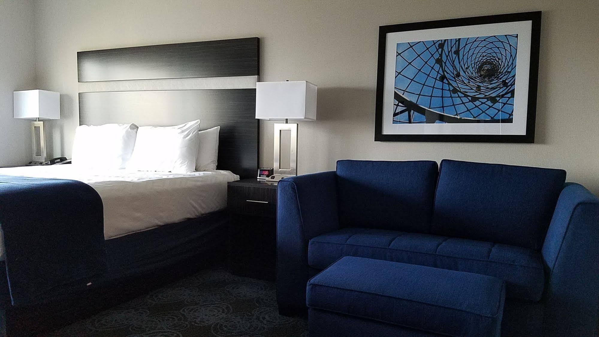 Doubletree By Hilton St. Louis Forest Park Exterior foto