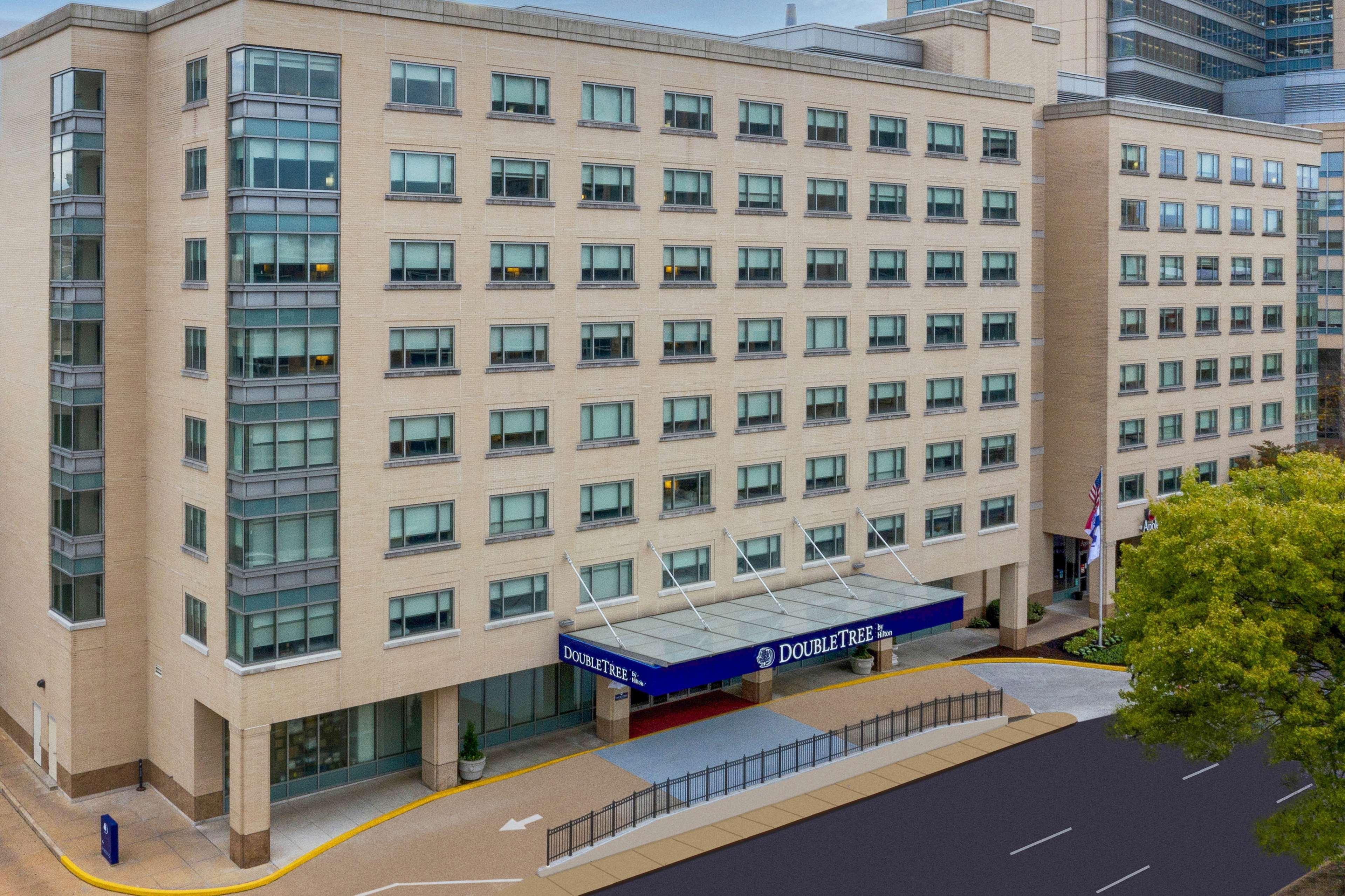 Doubletree By Hilton St. Louis Forest Park Exterior foto