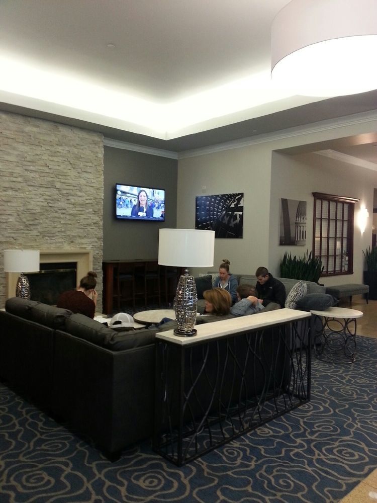 Doubletree By Hilton St. Louis Forest Park Exterior foto